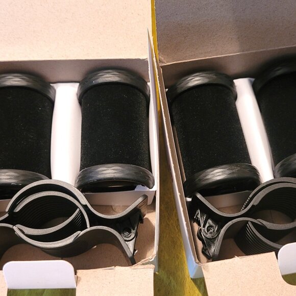 T3 Volumizing Hot Rollers Luxe 2-Pack 1 1/2" 4 Rollers with 4 Clips - Picture 3 of 3